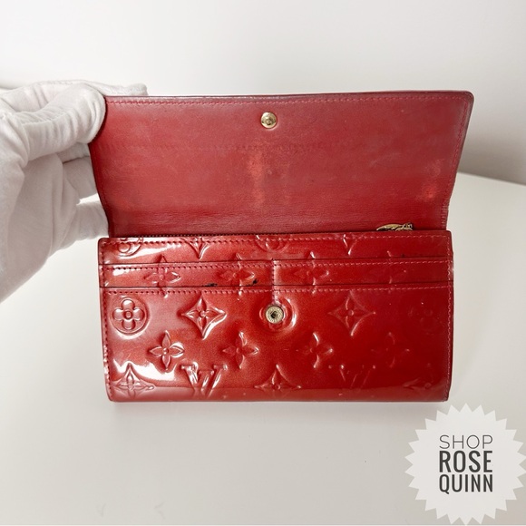 LOUIS VUITTON | All-Inclusive Vernis Sarah Wallet - Picture 11 of 17